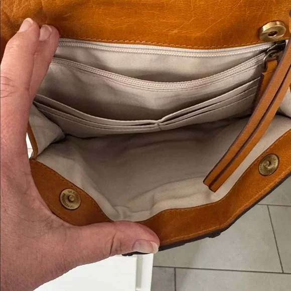 LODIS Ariana Organiser Crossbody - Picture 5 of 10